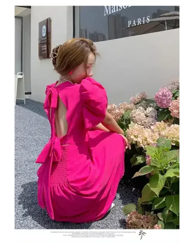 Rochie roz cu spatele decupat